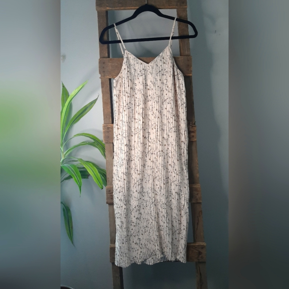 ANTHROPOLOGIE MOON RIVER PLEATED FLORAL DRESS SZ SMALL